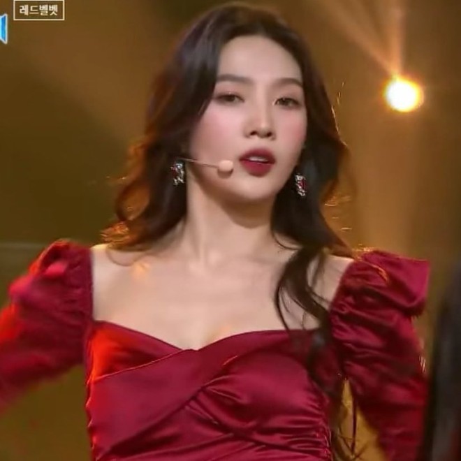 Nữ thần váy đỏ Joy (Red Velvet) comeback cực gắt tại KBS Gayo Daechukje: Sang và sexy nghẹt thở thế này fan chịu sao nổi! - Ảnh 15.