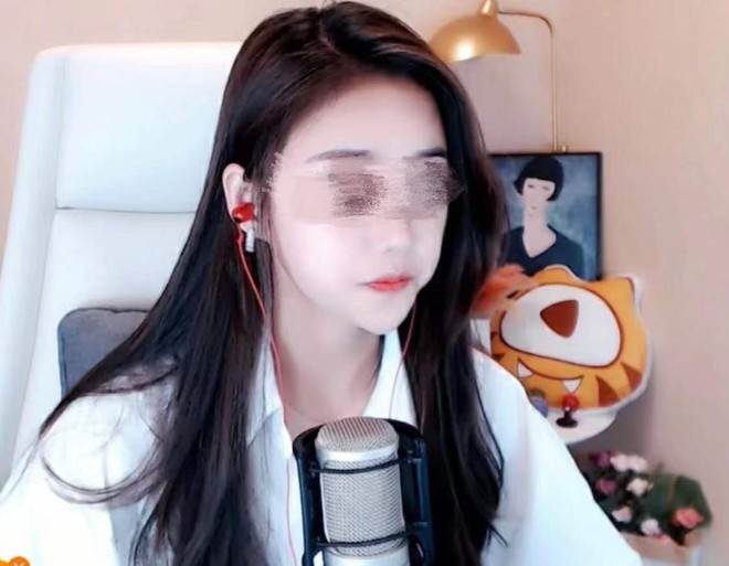 Nhét cô vợ streamer đang thoi thóp vào tủ đá rồi bỏ mặc đến chết, gã đàn ông ăn bám thản nhiên lấy tiền mồ hôi nước mắt của vợ để donate cho gái xinh - Ảnh 1.