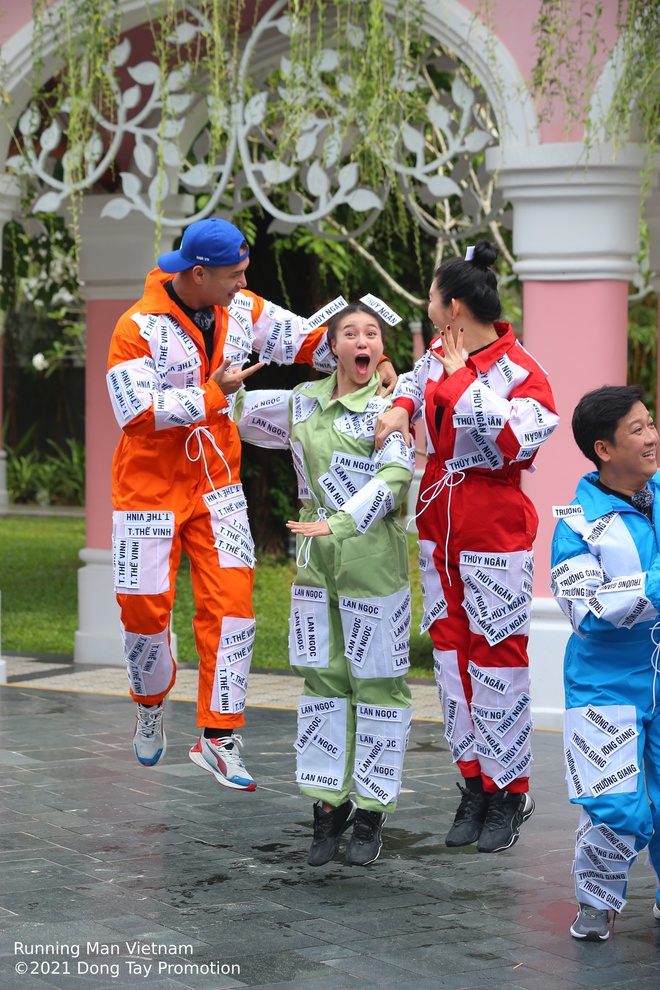 Running Man: Lan Ngọc bị kéo lê, Trường Giang nhấc bổng Jun Phạm - Ảnh 4.