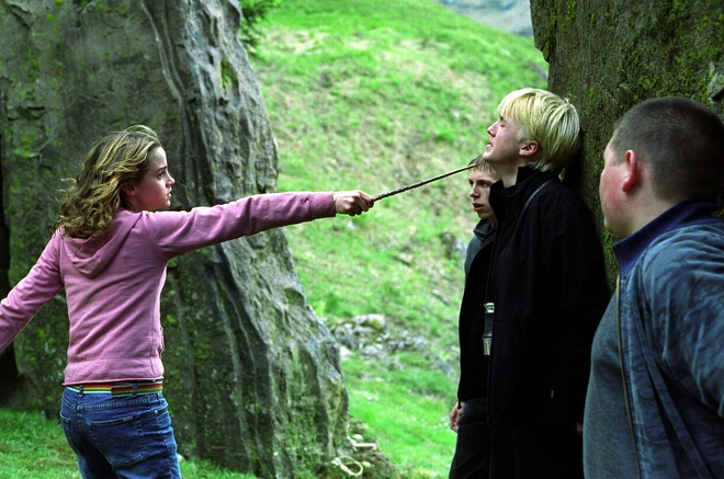 Bí mật hậu trường Harry Potter mới được tiết lộ: Lý do Emma Watson cảm nắng Tom Felton cute quá mức, ngọt nhất là thái độ đối phương! - Ảnh 2.