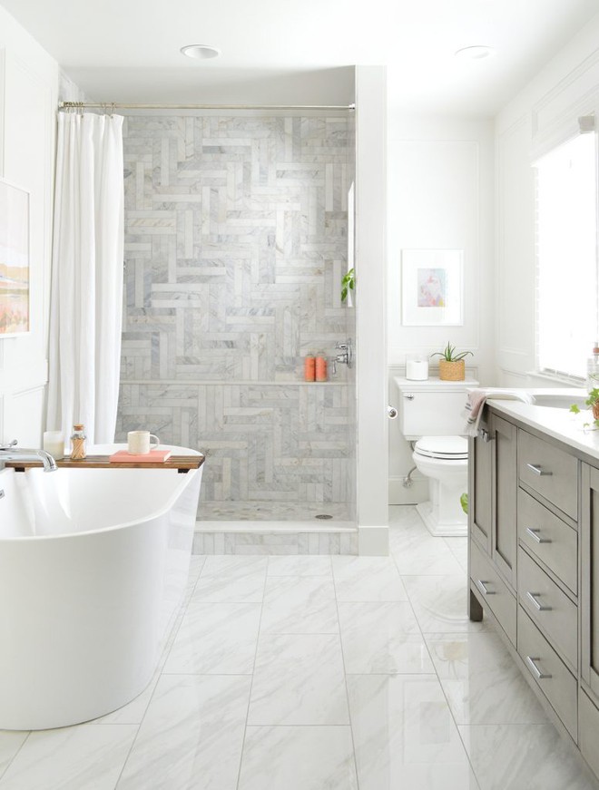 Mặc kệ Thái Công đi, toilet để cạnh bồn tắm vẫn cực kỳ hợp lý và “phong cách” nếu bạn áp dụng đúng các quy tắc sau đây - Ảnh 1.
