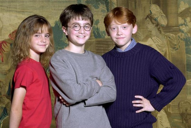 Màn hội ngộ lịch sử của 3 diễn viên chính Harry Potter: Emma Watson trông lạ quá, Harry và Ron râu ria xồm xoàm dừ lắm rồi - Ảnh 13.