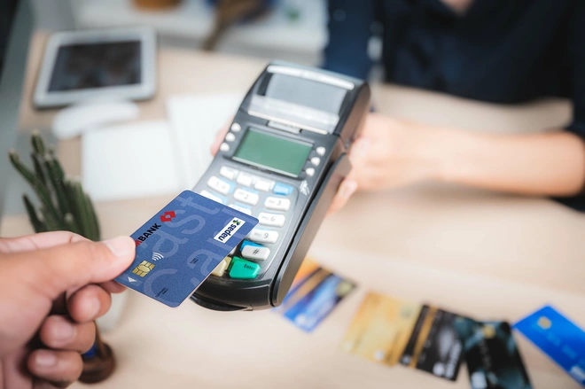 Cách kích hoạt thẻ ATM gắn chip, người dùng cần biết để tránh bị khoá thẻ ngay sau khi nhận! - Ảnh 1.