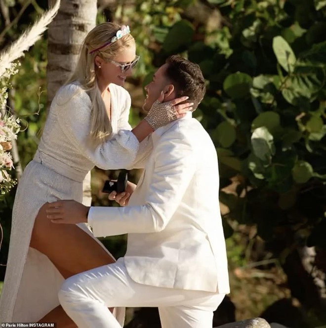 Tin vui đầu năm: Paris Hilton đính hôn lần 4 vào sinh nhật thứ 40, chính cậu bạn thân 17 năm cầu hôn bằng nhẫn kim cương 46 tỷ - Ảnh 2.