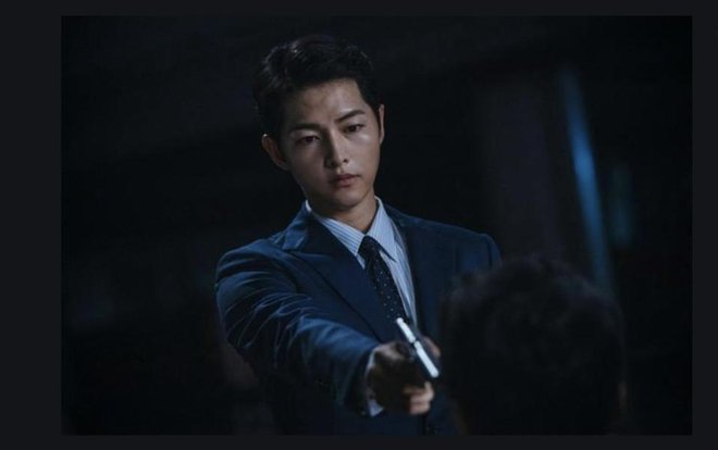 Cặp đôi mafia Song Joong Ki - Jeon Yeon Bin của Vincenzo dính nghi án hẹn  hò vì quá thân mật - BlogAnChoi