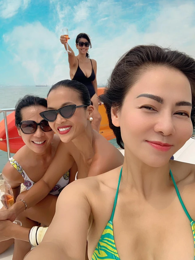 Ai chơi lại Thu Minh: U50 vẫn rất chăm diện bikini, khoe body bốc lửa vòng nào ra vòng nấy - Ảnh 5.