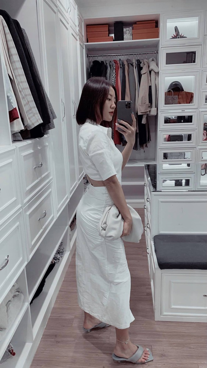Căn hộ của Văn Mai Hương: Góc nào sống ảo cũng lung linh, riêng phòng thay đồ là nơi có ngàn lẻ một bức ảnh - Ảnh 4.