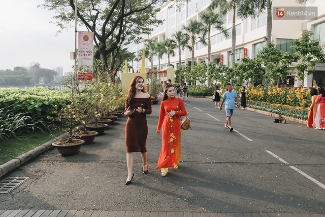 Cận cảnh đường hoa Tết Tân Sửu 2021 phong cách tối giản tại phố nhà giàu Sài Gòn - Ảnh 7.