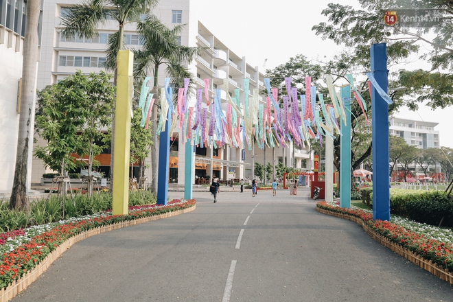 Cận cảnh đường hoa Tết Tân Sửu 2021 phong cách tối giản tại phố nhà giàu Sài Gòn - Ảnh 5.