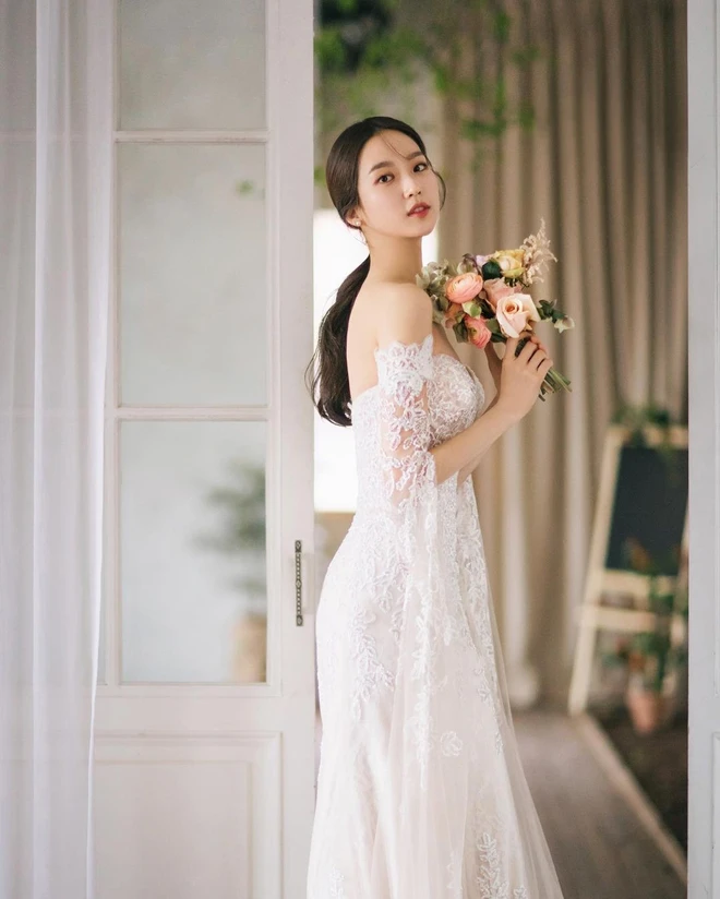 Sốc visual bộ ảnh rich kid xấc láo nhất Penthouse Han Ji Hyun hồi làm mẫu váy cưới: Xinh điên đảo, ở ngoài khác hẳn trên phim - Ảnh 2.
