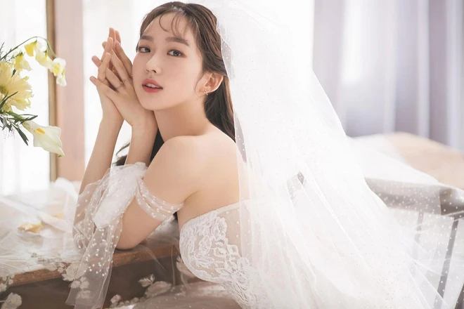 Sốc visual bộ ảnh rich kid xấc láo nhất Penthouse Han Ji Hyun hồi làm mẫu váy cưới: Xinh điên đảo, ở ngoài khác hẳn trên phim - Ảnh 3.