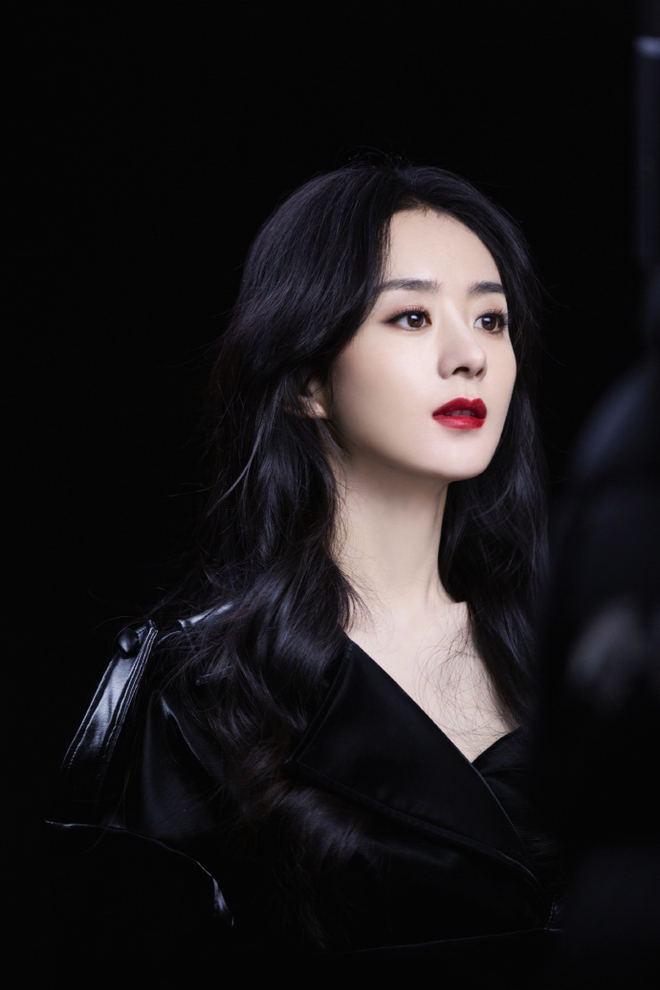 Bị chê bai thần thái kém sang, Triệu Lệ Dĩnh tung ảnh hậu trường khoe visual khiến dân tình quay xe chỉ sau 1s ngắm nhìn - Ảnh 3.