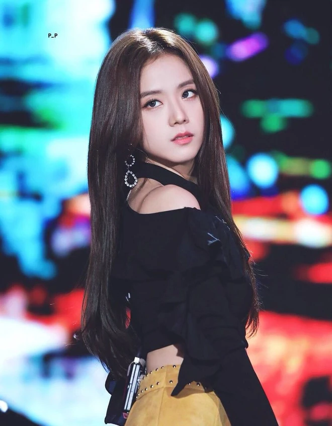 Sân khấu huyền thoại của Jisoo (BLACKPINK): Visual long lanh như nữ thần nhưng Knet chỉ dán mắt vào cơ bụng cực mlem - Ảnh 4.