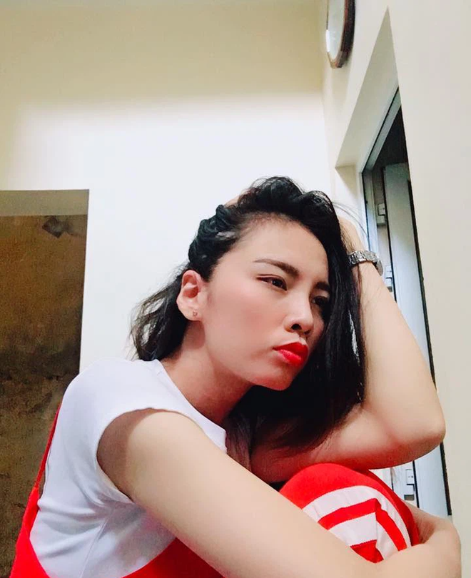 Nữ sinh mặc đồng phục, đi dép lê thi Vietnams Next Top Model năm nào nay đã từ bỏ giấc mơ và đi lấy chồng - Ảnh 12.