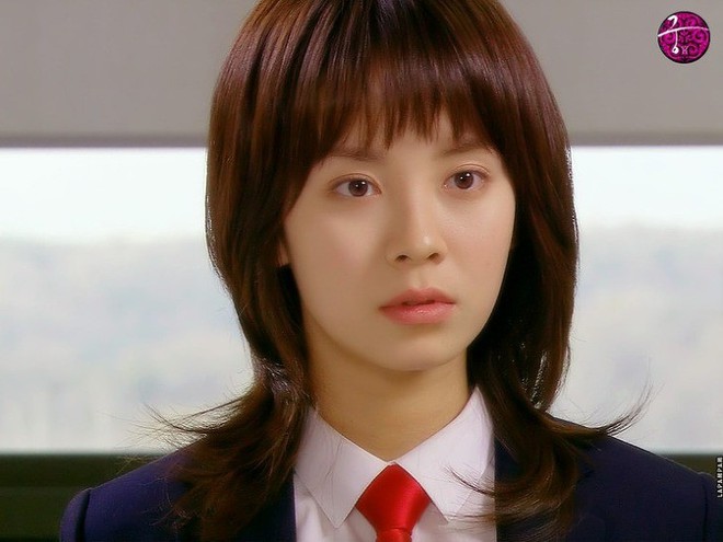 Knet bất ngờ đào lại ảnh mợ ngố Song Ji Hyo từ thời đóng Hoàng Cung, ăn thịt đường tăng hay gì mà trẻ vậy? - Ảnh 2.