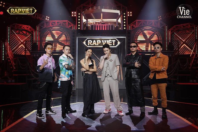 Netizen phát sốt với tiết mục khép lại Rap Việt Concert nhưng hành động của Binz dành cho Suboi mới gây chú ý - Ảnh 5.