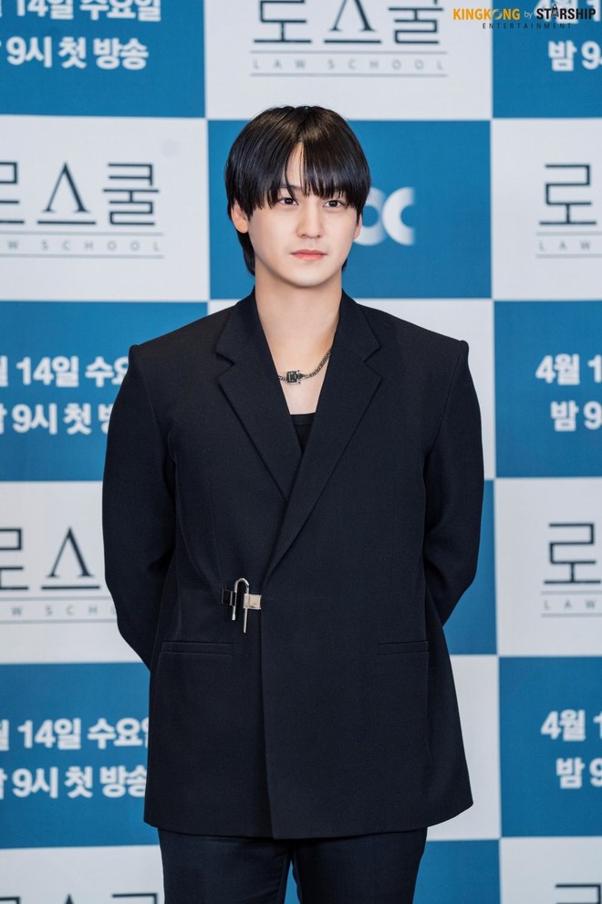 Nam thần Kim Bum (Vườn Sao Băng) lộ loạt ảnh cưa sừng gây choáng, visual từng tuột dốc bỗng lột xác bất ngờ - Ảnh 8.