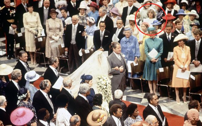 Những khoảnh khắc hiếm có Công nương Diana chung khung hình cùng bà Camilla – “kẻ thứ 3” gây ám ảnh suốt 15 năm hôn nhân bi kịch - Ảnh 5.
