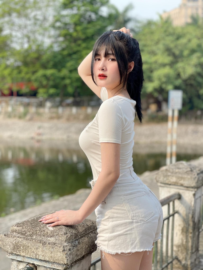Nữ streamer sexy Quỳnh Alee dính nghi vấn lộ ảnh khoe thân phản cảm, chủ nhân nói gì? - Ảnh 2.
