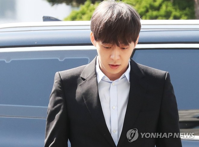 Đúng 2 năm trước: Yoochun (JYJ) buộc phải giải nghệ vì scandal ma túy, nào ngờ mặt dày comeback đến chóng vánh - Ảnh 1.