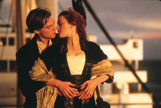 Những cảnh nóng đủ làm khán giả rần rần chỉ nhờ... dùng tay: Titanic cũng phải thua 1 cái tên huyền thoại! - Ảnh 1.