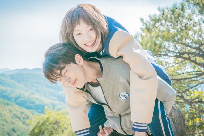 9 cặp đôi đẹp nhức nách ở phim Hàn: Kim Soo Hyun - Seo Ye Ji bao giờ công khai như Son Ye Jin nhỉ? - Ảnh 17.