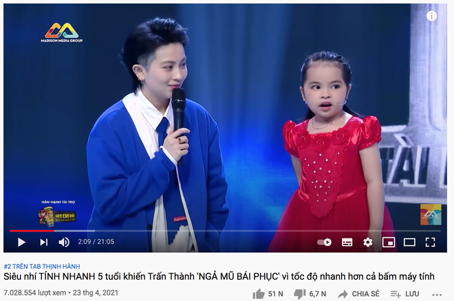 Video cậu bé HMông ăn cơm với nước lã đun sôi giúp Siêu Tài Năng Nhí đánh chiếm top trending  - Ảnh 7.