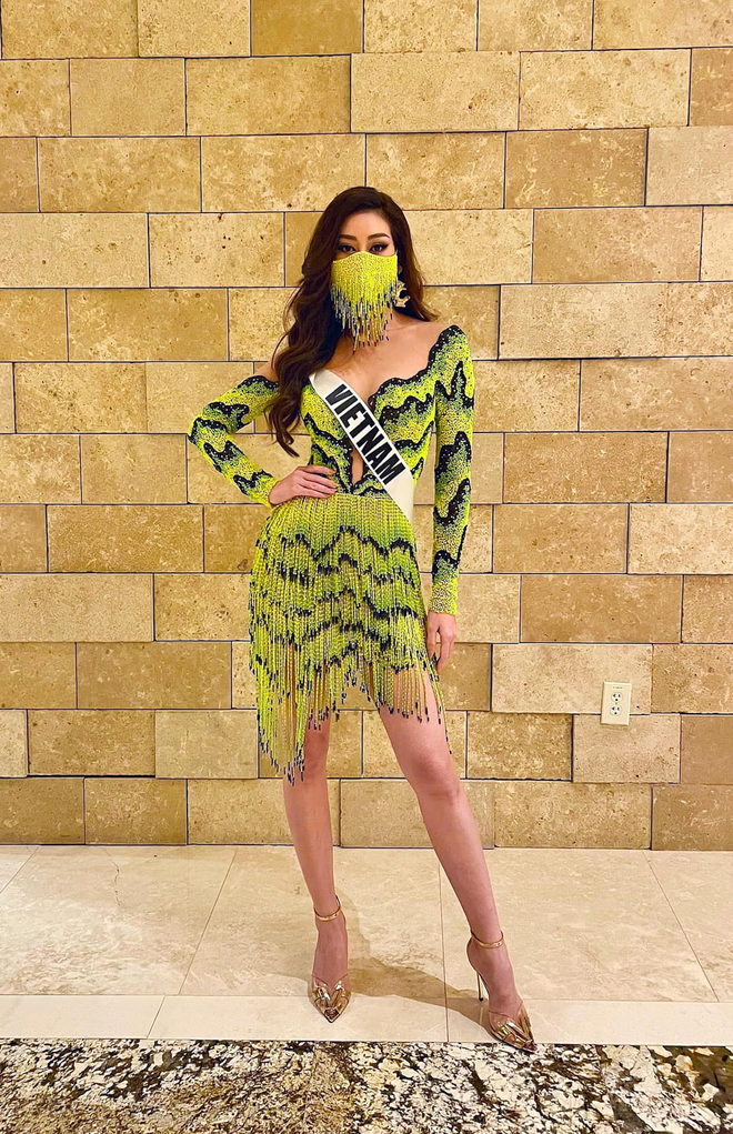 Khánh Vân diện outfit màu nổi, khẩu trang tua rua cực độc giúp nàng hậu ghi điểm, bùng nổ visual ngày 6 tại Miss Universe - Ảnh 2.
