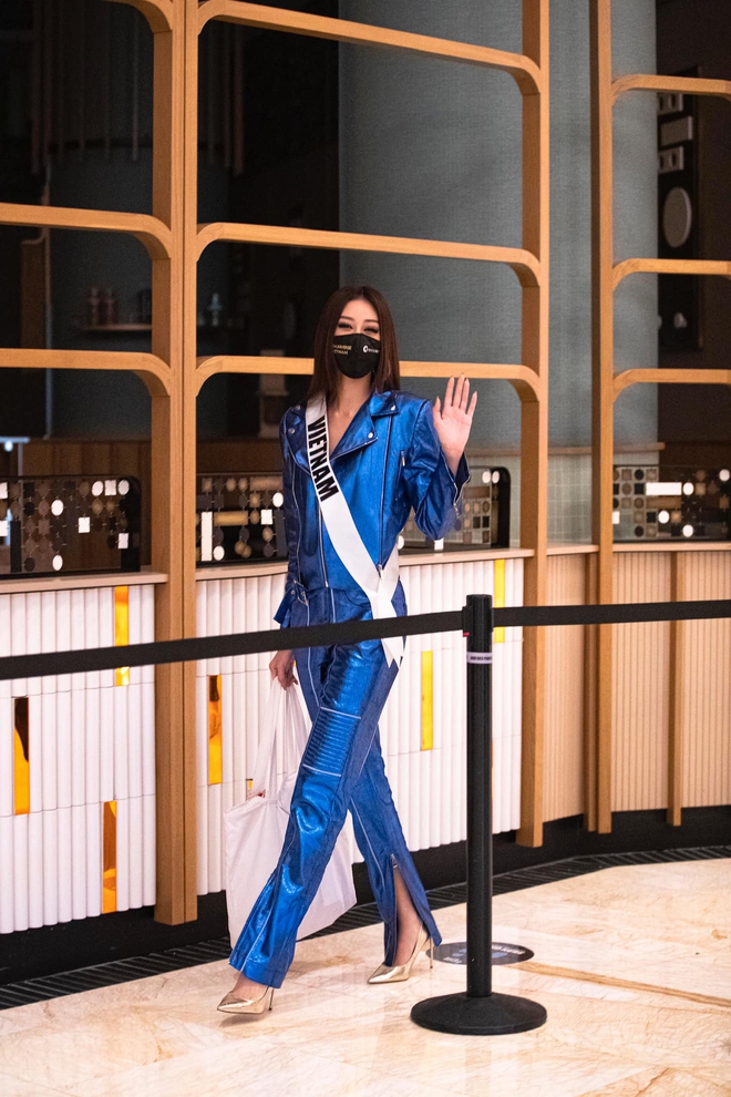 Khánh Vân liên tục xuất hiện trên Instagram của Miss Universe: Khi thì dịu dàng, khi lại quẩy bung nóc - Ảnh 1.