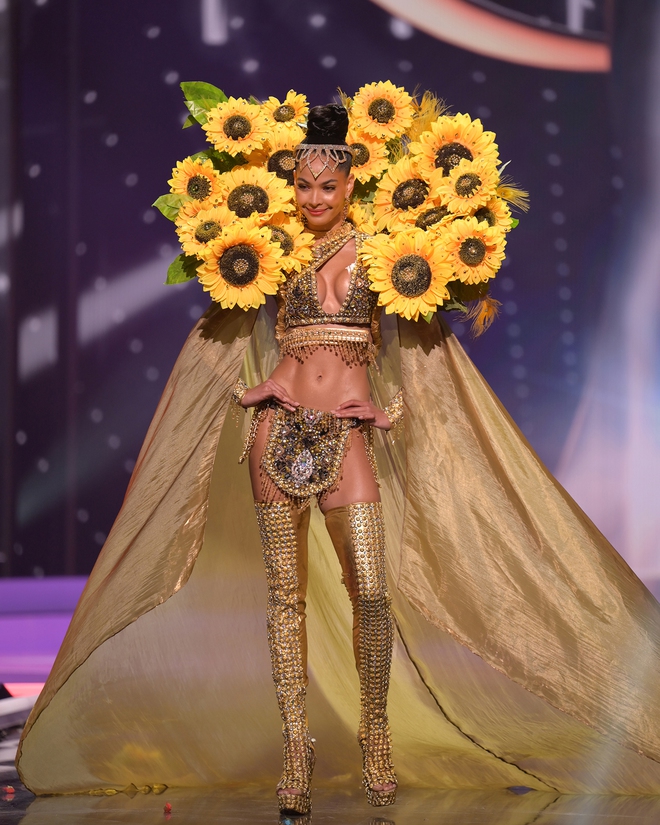Công bố top 10 trang phục dân tộc đẹp nhất Miss Universe theo Missosology, Kén Em của Khánh Vân liệu có làm nên chuyện? - Ảnh 11.