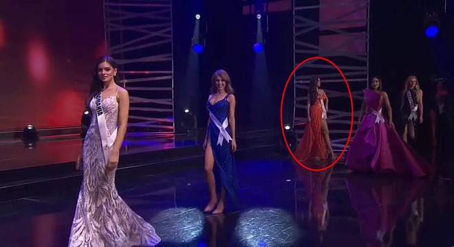 Khánh Vân ghi điểm bởi hành động cực tinh tế ở Miss Universe: Đứng sau để tránh che Hoa hậu nước bạn - Ảnh 6.