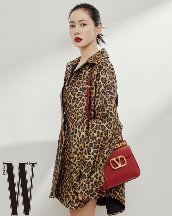 Son Ye Jin đổ bộ tạp chí với diện mạo lột xác quá khác lạ: Son đậm dừ chát nhưng sao visual vẫn đỉnh bất chấp thế chị đẹp? - Ảnh 5.