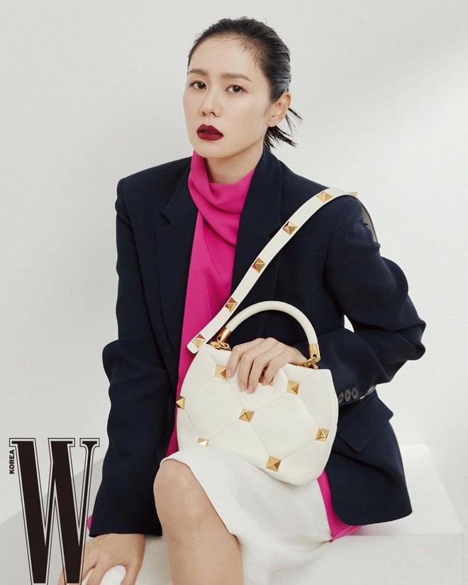 Son Ye Jin đổ bộ tạp chí với diện mạo lột xác quá khác lạ: Son đậm dừ chát nhưng sao visual vẫn đỉnh bất chấp thế chị đẹp? - Ảnh 2.