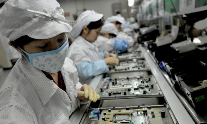 Nhà máy lắp ráp thiết bị Apple ở Bắc Giang khôi phục sản xuất - Ảnh 1.