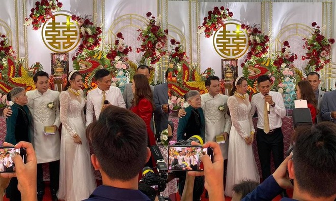 Đám cưới Hồ Bích Trâm ở Quảng Ngãi: Hé lộ chân dung chú rể, đeo vàng nặng cả cổ, lên tiếng chuyện đãi tiệc giữa mùa dịch - Ảnh 4.