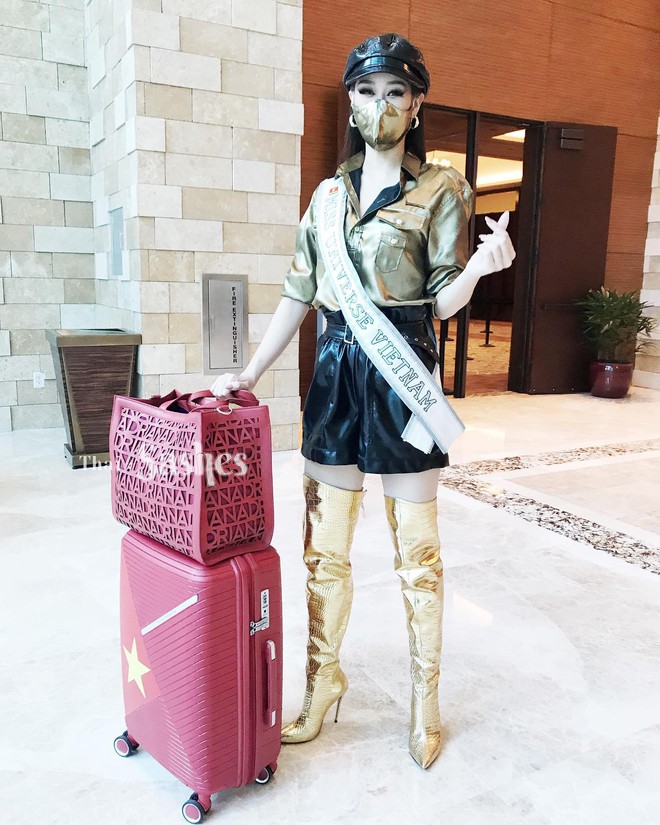 Netizen thất vọng vì chủ nhà Mỹ tại Miss Universe đi dép bệt lộ diện kém đầu tư, Khánh Vân cùng dàn đối thủ chào sân” cực căng! - Ảnh 2.