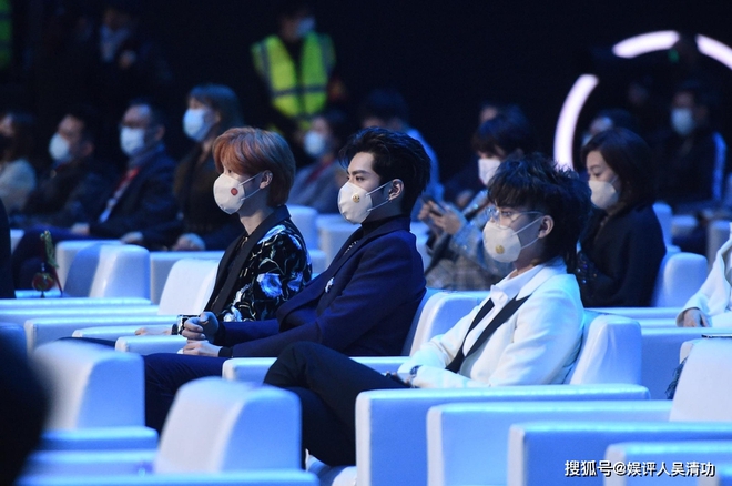 Chỉ sau 2 năm hoạt động EXO đã tan đàn xẻ nghé, màn comeback hoành tráng biến thành biển nước mắt - Ảnh 11.