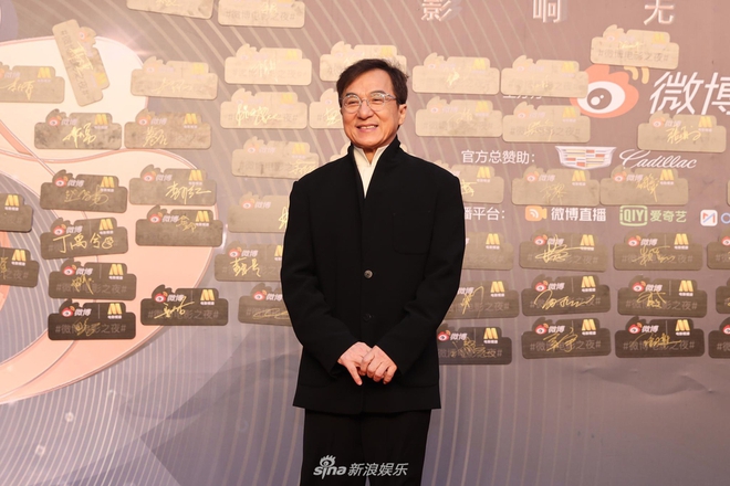 Thảm đỏ Đêm Điện ảnh Weibo: Âu Dương Na Na hoá tiên tử, đè bẹp Trương Quân Ninh già chát cùng dàn mỹ nhân - Ảnh 21.
