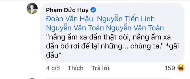 Tiền vệ tuyển Việt Nam cover hit Sơn Tùng, Đoàn Văn Hậu - Tiến Linh vội triệu hồi chiến hữu vào bóc phốt tới bến - Ảnh 5.