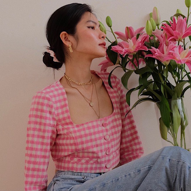 Instagram look sao Việt tuần qua: Crop-top chiếm sóng, riêng 1 ngôi sao lạc quẻ vì diện nguyên set đồ len phát ngốt - Ảnh 8.