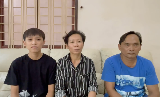 Sau clip náo loạn MXH của gia đình Hồ Văn Cường, Phi Nhung có viết 2 từ lên Facebook thôi mà gây xôn xao dư luận - Ảnh 3.