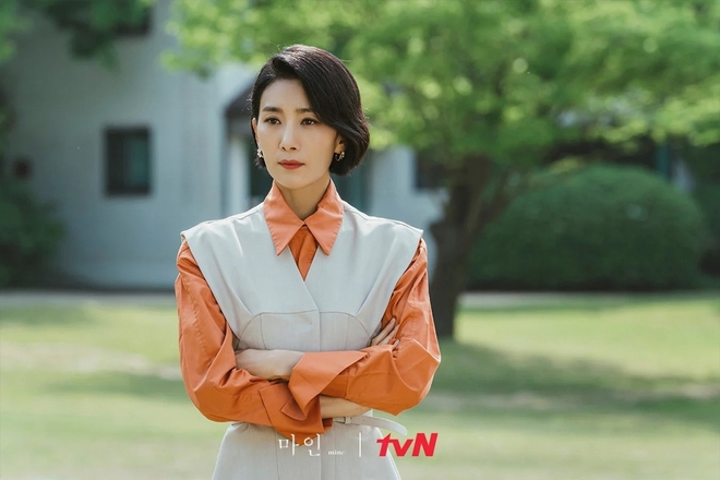 Rộ giả thuyết mợ cả Seo Hyun là trùm cuối ở Mine, mượn tay Lee Bo Young tiêu diệt luôn đối thủ? - Ảnh 1.