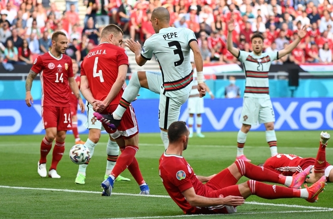 Bồ Đào Nha 3-0 Hungary: Ronaldo đi vào lịch sử với cú đúp - Ảnh 15.