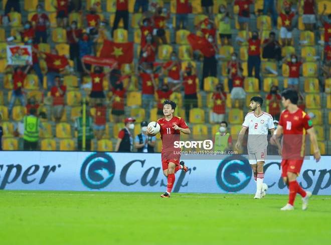 Thua sát nút UAE nhưng Việt Nam vẫn làm nên lịch sử, lần đầu tiên vào vòng loại thứ 3 World Cup 2022! - Ảnh 3.