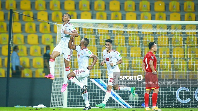 Thua sát nút UAE nhưng Việt Nam vẫn làm nên lịch sử, lần đầu tiên vào vòng loại thứ 3 World Cup 2022! - Ảnh 2.