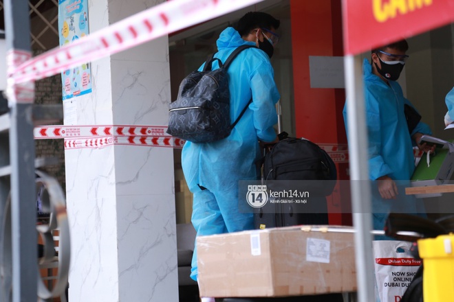 Đây là số phận hẩm hiu của bộ đồ bảo hộ “boy khổng lồ” Đoàn Văn Hậu mặc về Việt Nam, toang nhất khu vòng 3! - Ảnh 2.