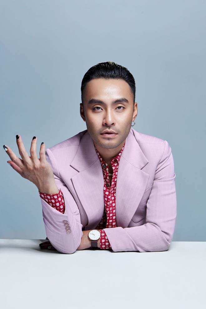 Dustin Phúc Nguyễn được YouTube vinh danh trong top 4 nhà sáng tạo nội dung thuộc cộng đồng LGBTQ  khu vực Đông Nam Á! - Ảnh 1.