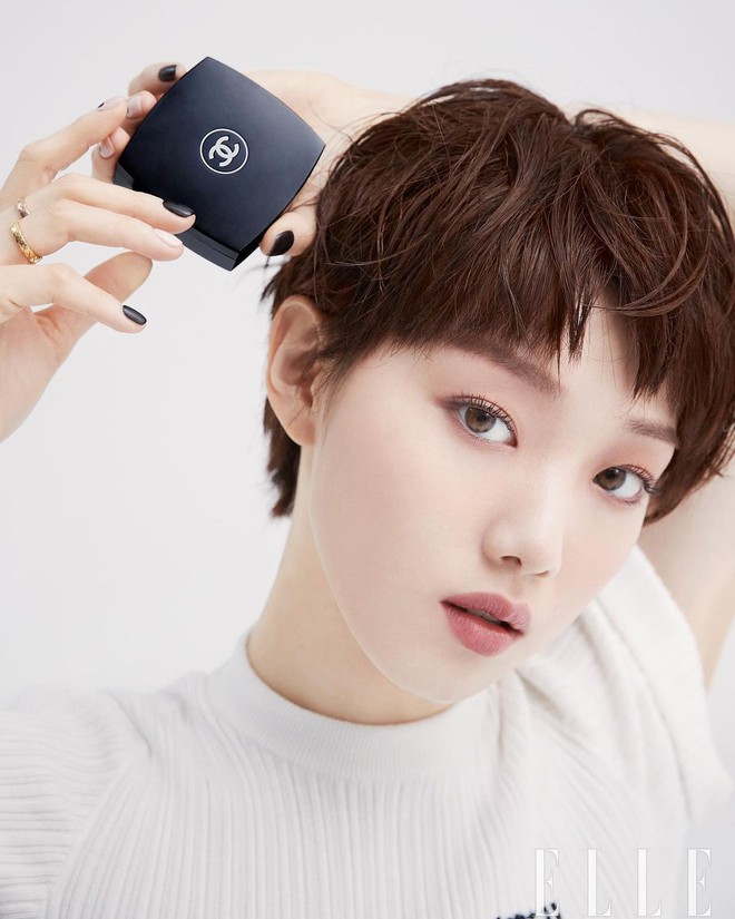 Tiên nữ cử tạ Lee Sung Kyung bất ngờ đổi gió xuống tóc ngắn chưa từng có, người đâu lột xác tomboy mà vẫn đẹp không chê nổi - Ảnh 6.