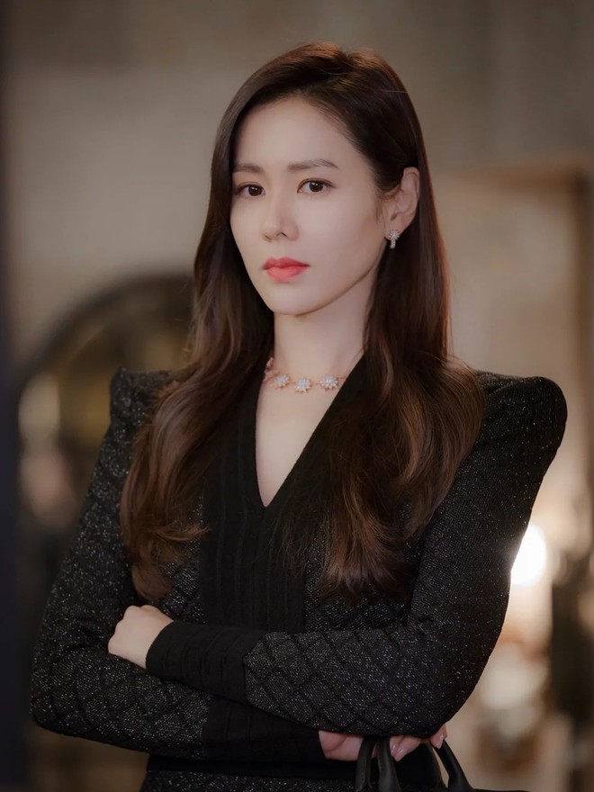6 chị đẹp phim Hàn đã giàu còn giỏi làm khán giả u mê: Tài phiệt Son Ye Jin, bà cả Mine phải lép vế trước số 1 - Ảnh 3.