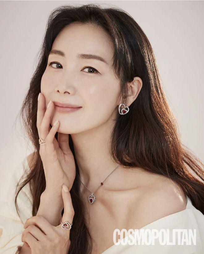 Những tượng đài nhan sắc thảm nhất Kbiz: Song Hye Kyo chưa phải khổ nhất, Choi Ji Woo chu cấp cho chồng nhưng lại bị “cắm sừng” - Ảnh 22.